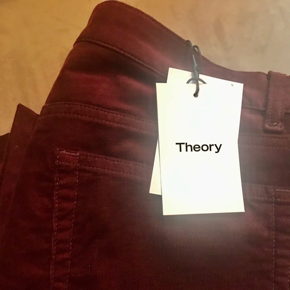 🔷 NEW Theory burgundy slim fit velvet pants 🔷